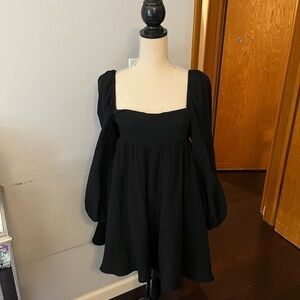 PRINCESS POLLY SIZE 6 LET'S DANCE MINI LONG SLEEVE DRESS.  FIT: SLIGHTLY BIG